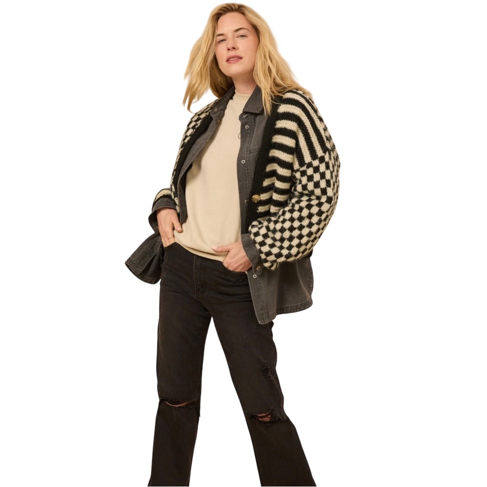 Altar'd State Claudia Checkered Cardigan at Mall of America size Large - Picture 3 of 10